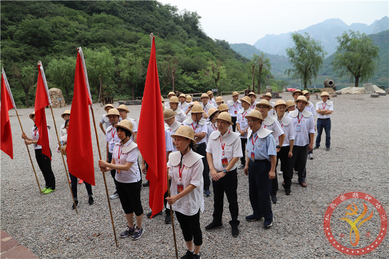 参观"青年洞,重走创业路,是实地体验红旗渠精神的实践之举.