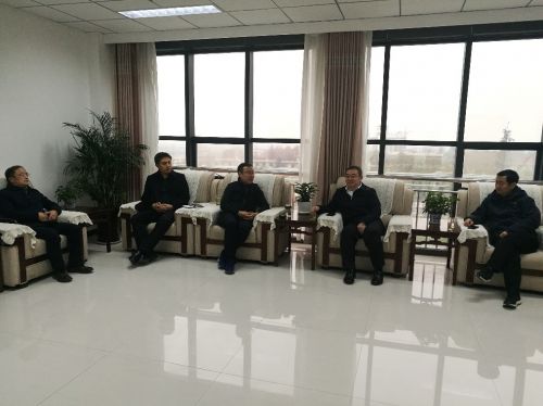 我校赴西凤集团公司就落实校企合作事宜座谈交流