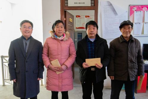 郭立宏校长一行赴黄山村推进扶贫工作