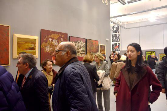 美术学院胡玉康教授参加“中国当代漆画海外巡展（西班牙站）”
