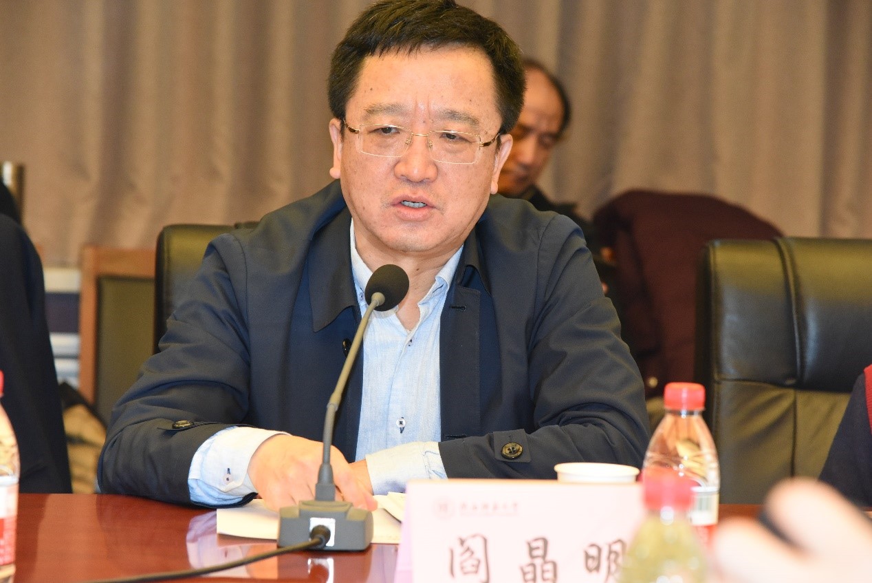 文学院举办“创造人生——纪念郑伯奇先生逝世四十周年”座谈会