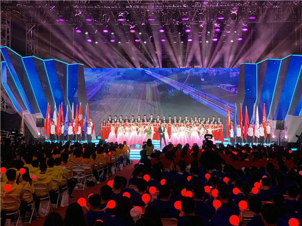 我校学生参加“奋斗的我最美的国”2019年上海大学生校园歌会
