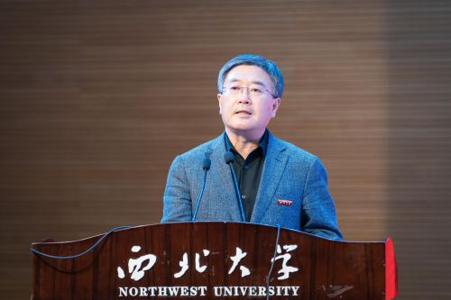 学校举行“不忘初心逐梦前行”学生总结表彰暨颁奖典礼