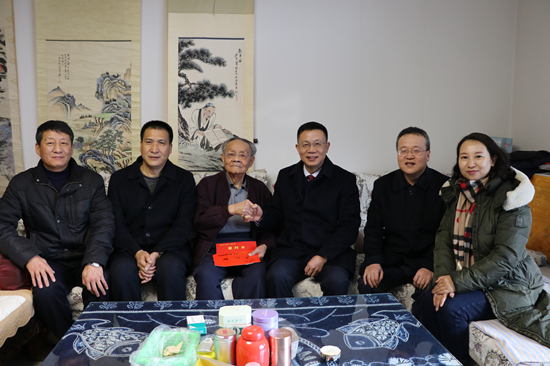 校领导开展新春走访慰问活动