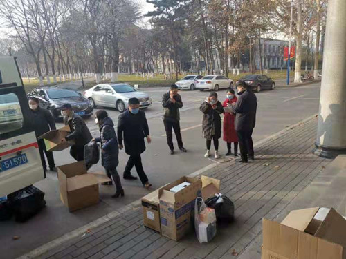 动医学院提供紧缺医用物资2万余件