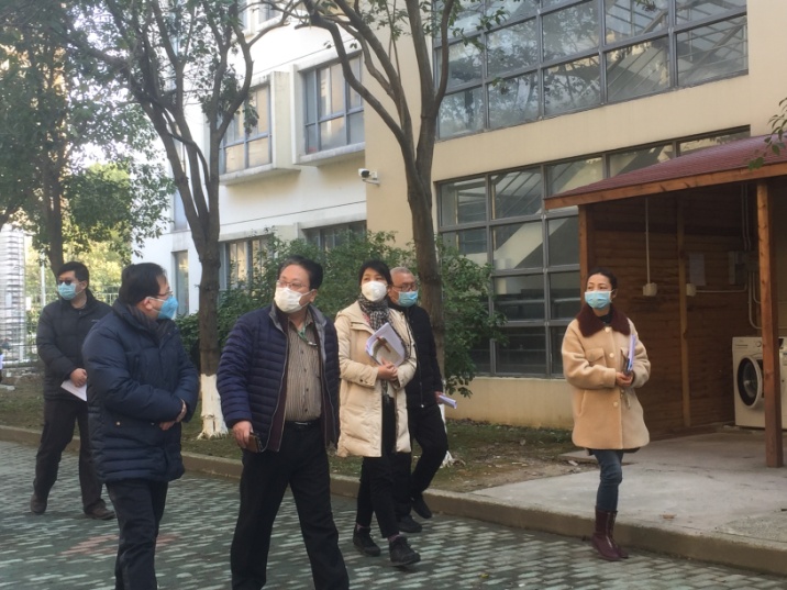 市教委领导检查指导我校疫情防控工作