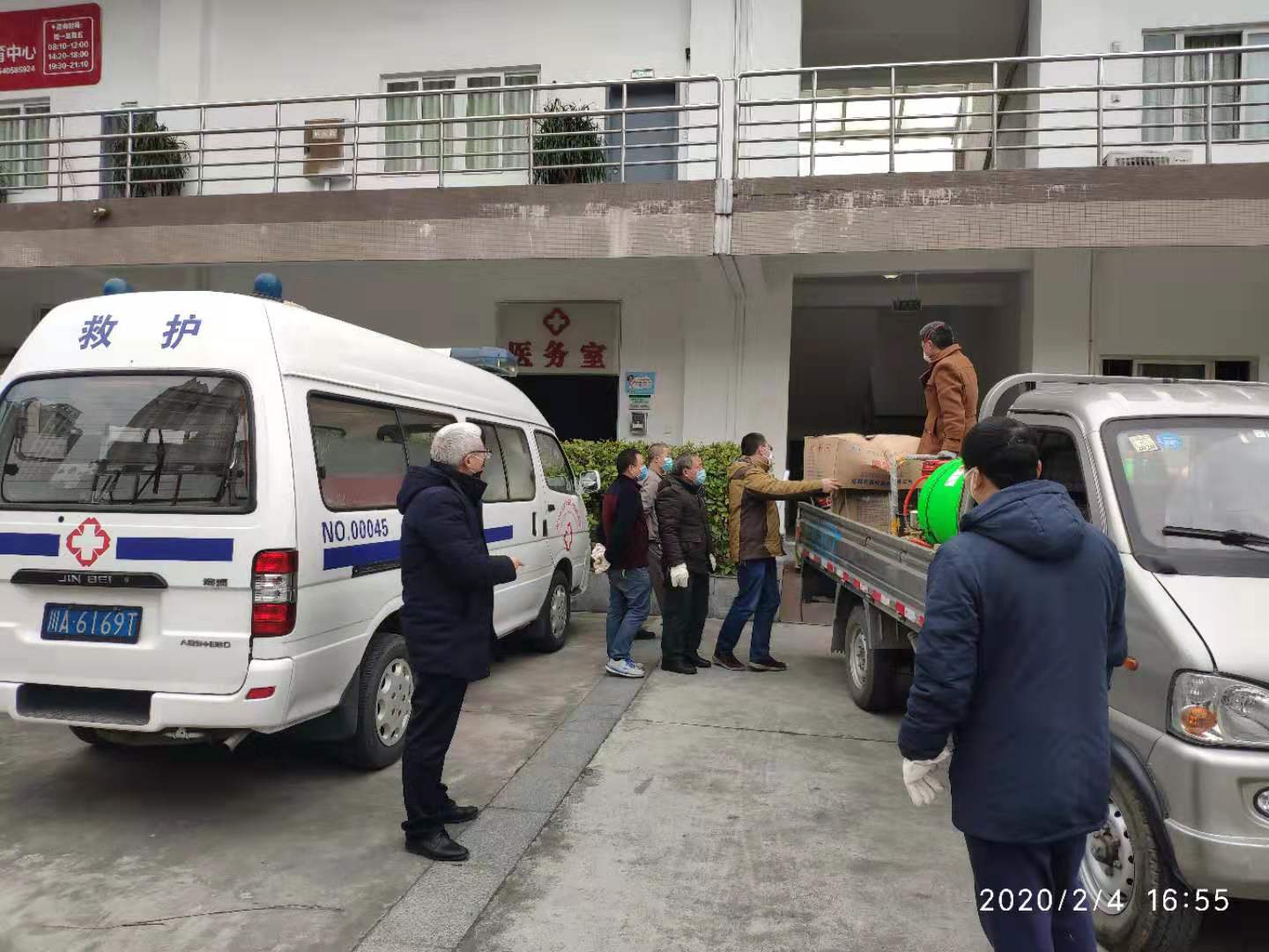 校友捐赠物资助力学校抗击疫情