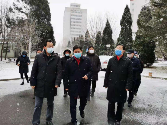 教育部副部长钟登华来北语调研指导疫情防控工作