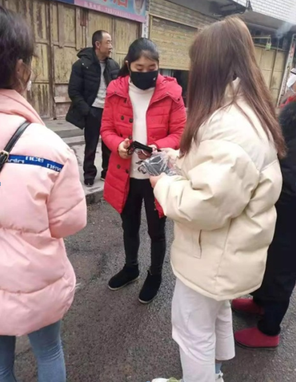 【同心抗疫】三峡大学师生争做志愿者为抗疫做贡献