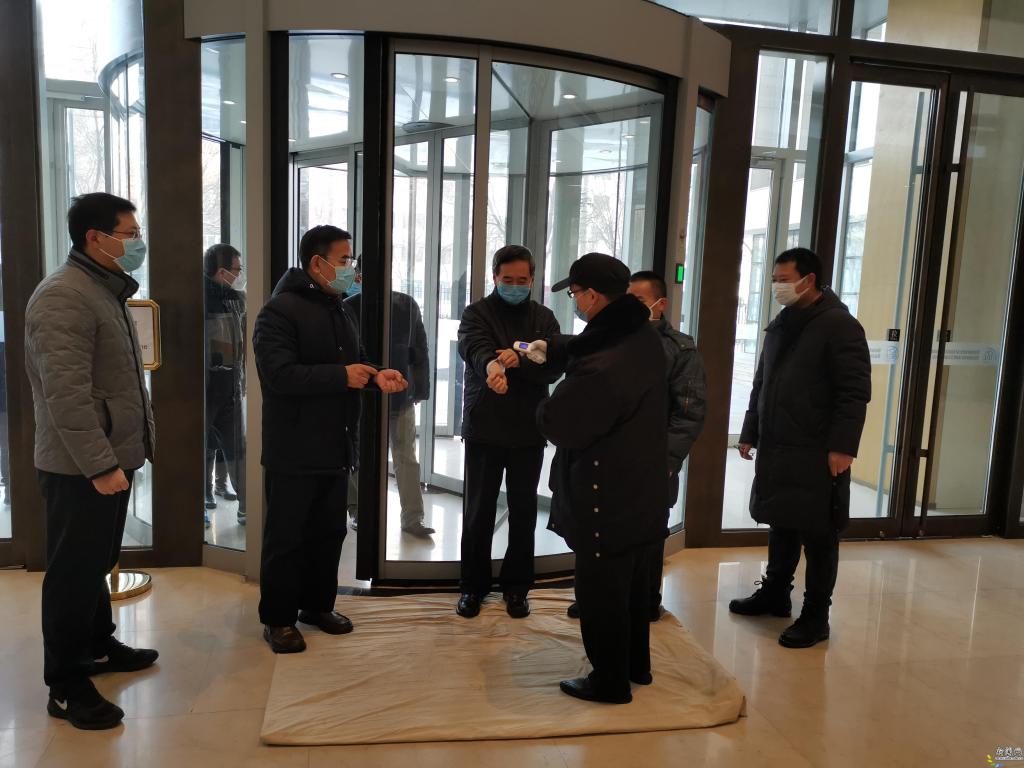 北京市委教育工委常务副书记郑吉春检查指导我校疫情防控工作