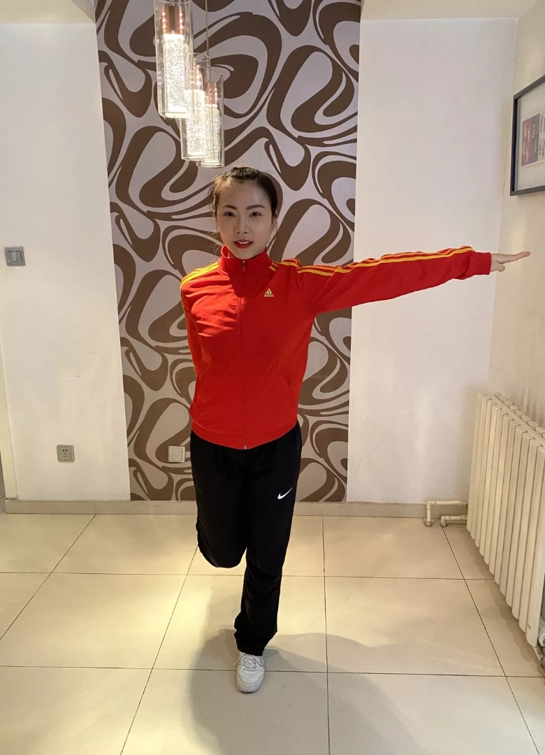 宅家战疫情，体育部推出家庭防疫健身组合