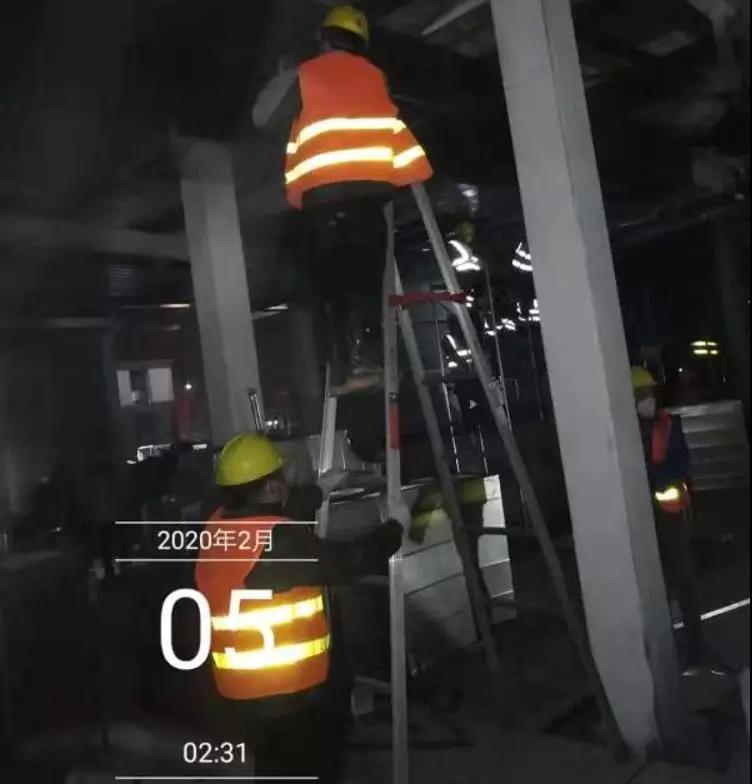 冲锋在雷神山医院建设一线的华电研究生