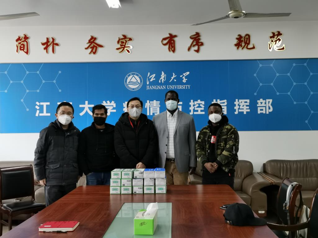 我校留学生捐献爱心助力战疫