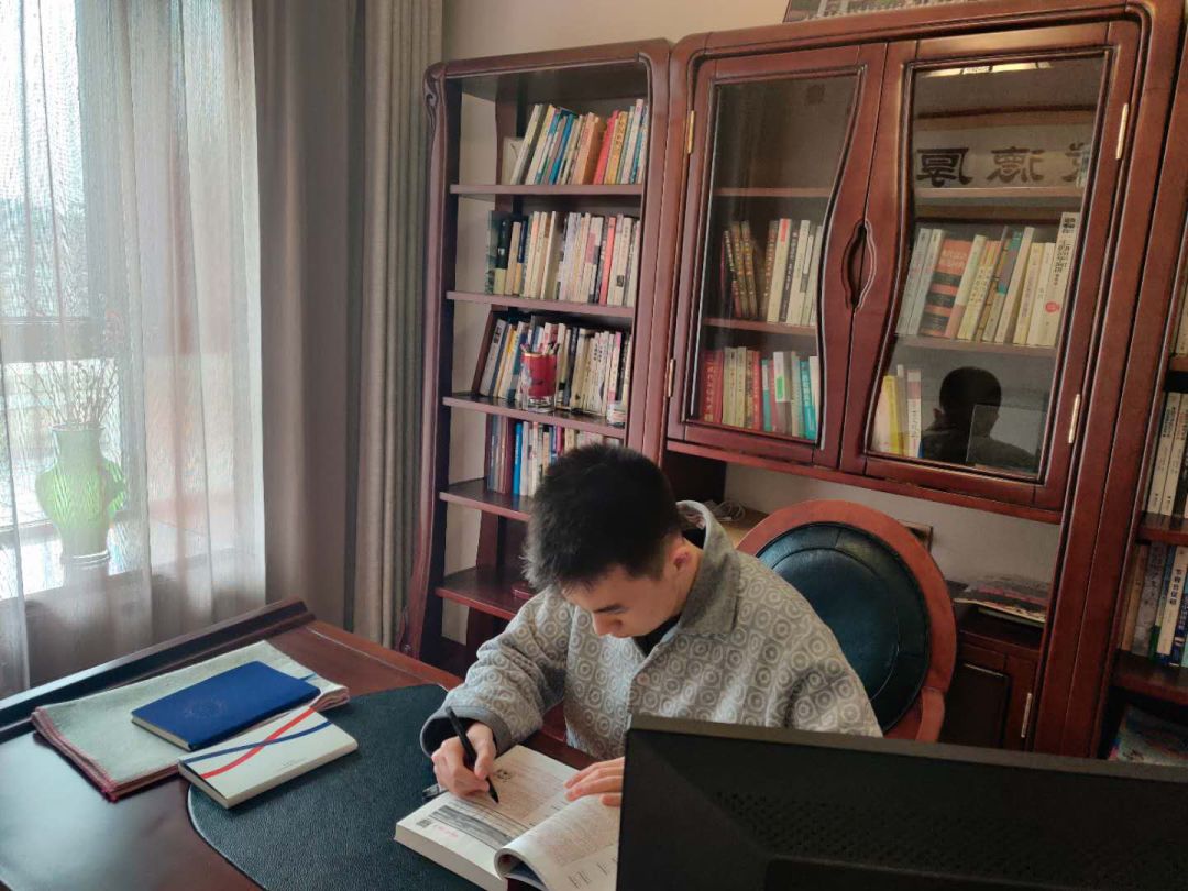 【线上教学】商学院：见屏如面，开启新学期