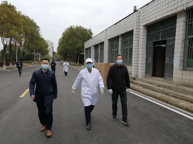 【黄师抗疫】黄冈市领导来我校检查指导疫情防控及物资管理工作