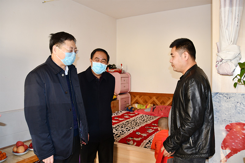【防控新冠病毒肺炎疫情】张金锁书记等看望慰问我校附属医院第二批支援武汉医护人员家属
