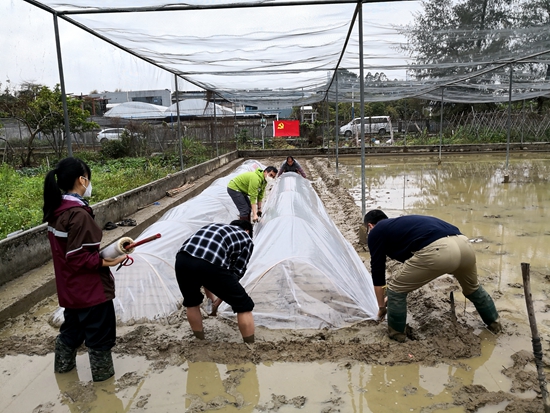 不负春光不误农时，春耕党员突击队在行动——“生科院春耕党员突击