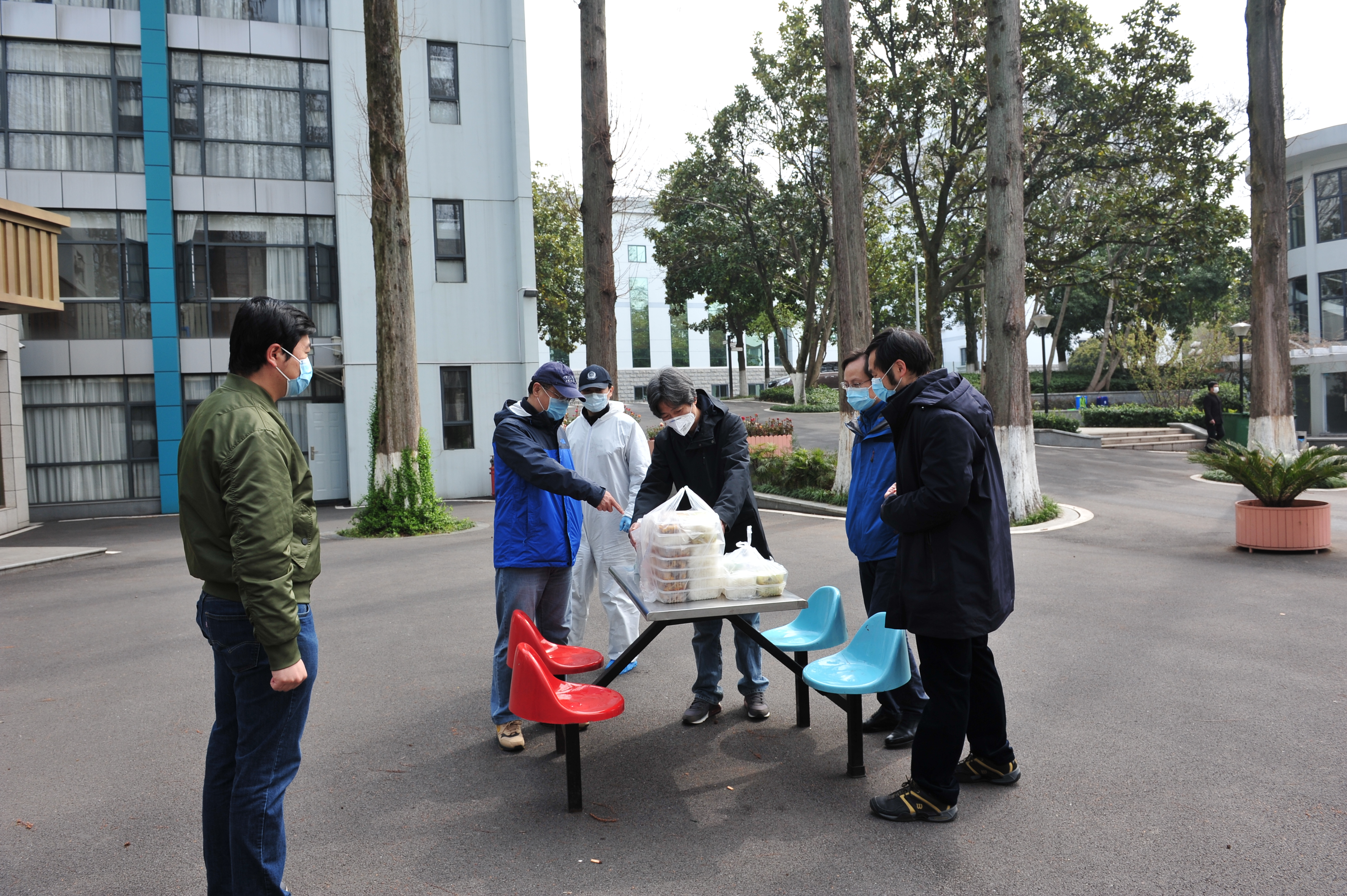 【战“疫”快报】校领导调研基本生活物资供应和保障工作