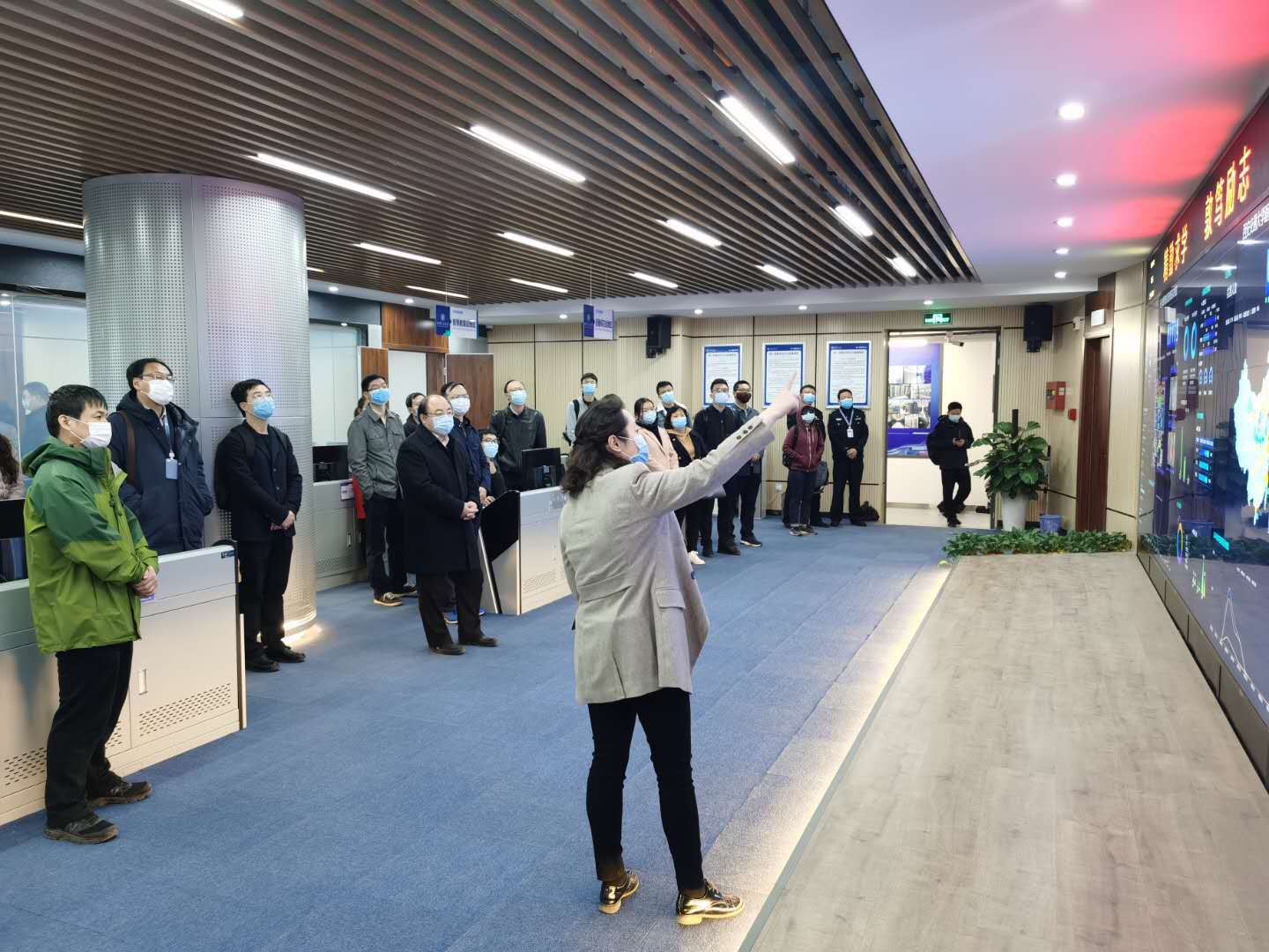 学校召开疫情期综合保障信息平台建设座谈会