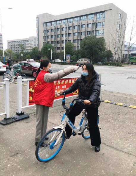 让青春在战“疫”中闪光——马克思主义学院研究生积极参