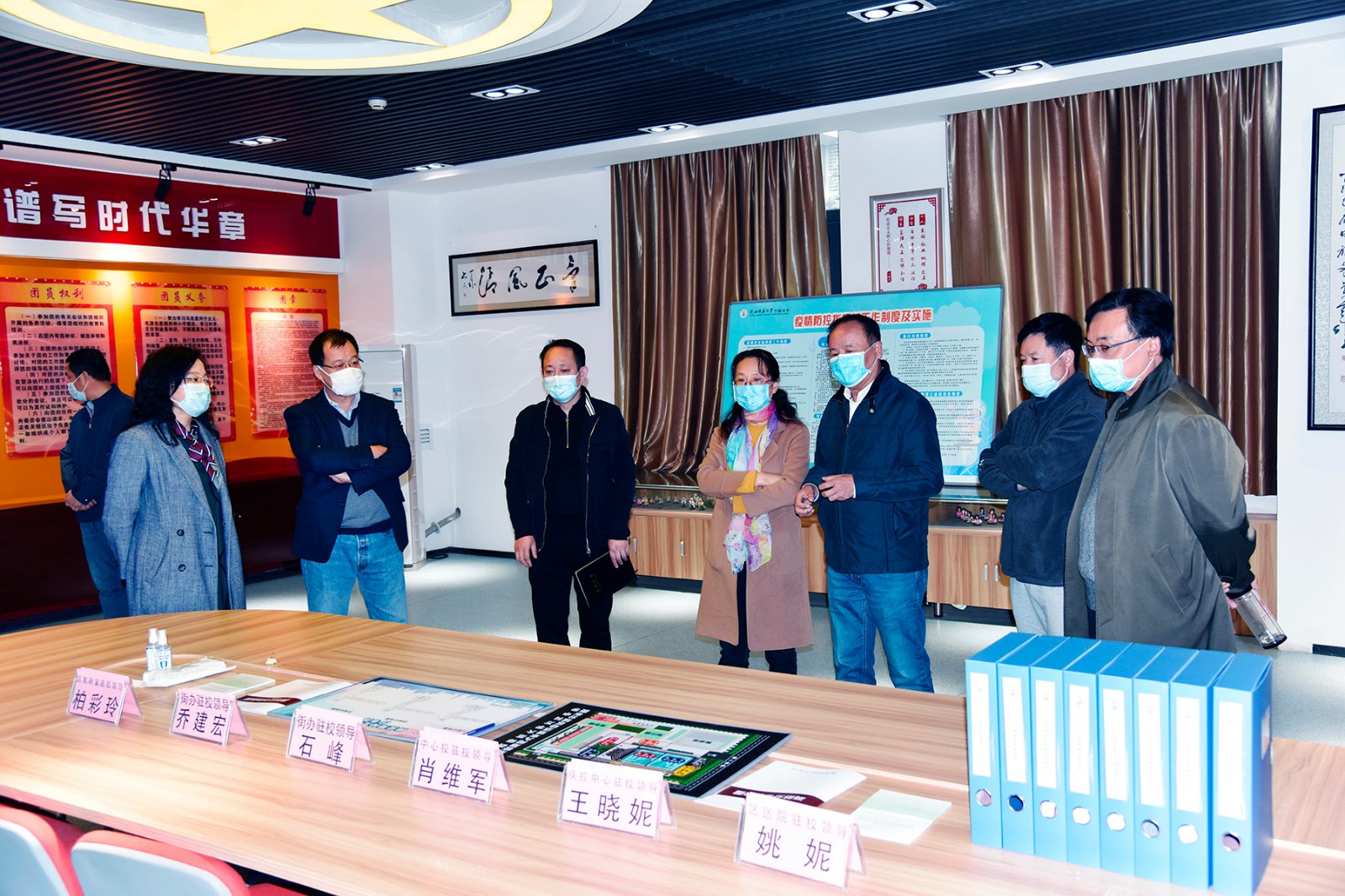 杨祖培副校长一行检查万科中学初三年级开学情况