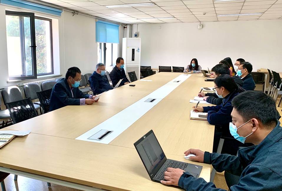 校党委书记吴建伟一行调研指导防控数据专班工作