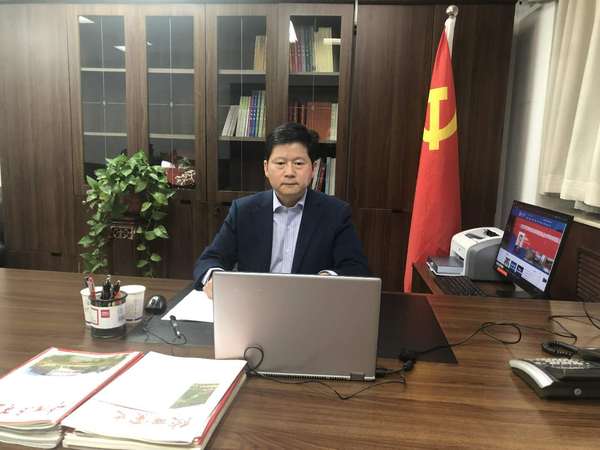感悟疫情防控中的家国情怀践行青年学子的使命担当——校党委副书记黎开谊为学生讲授疫情防控专题思政课