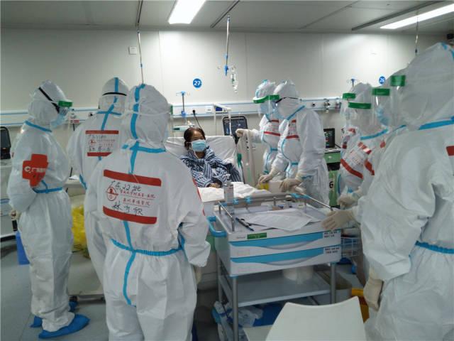 我校第三批支援武汉医疗队65人返穗暨南白衣战士全员平安回家