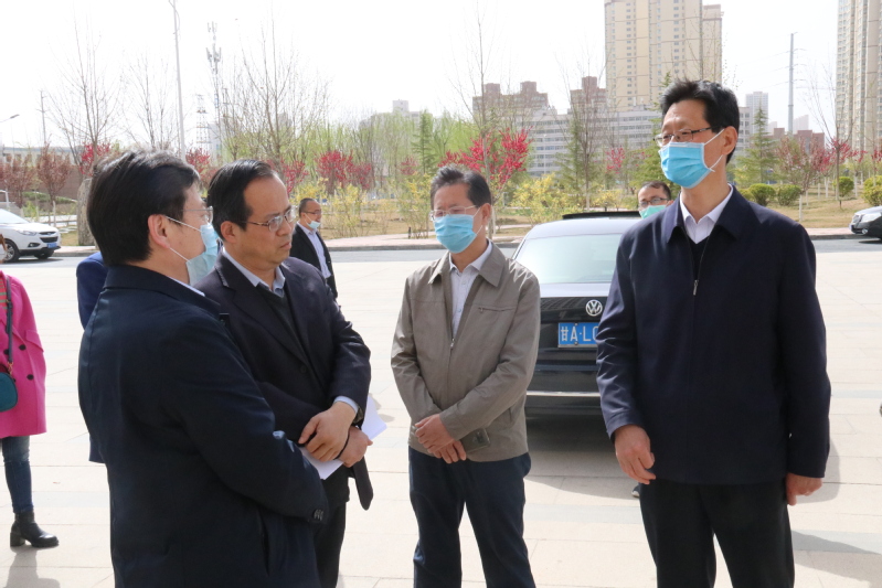 西北师大校长刘仲奎调研西北师大中教法实验室
