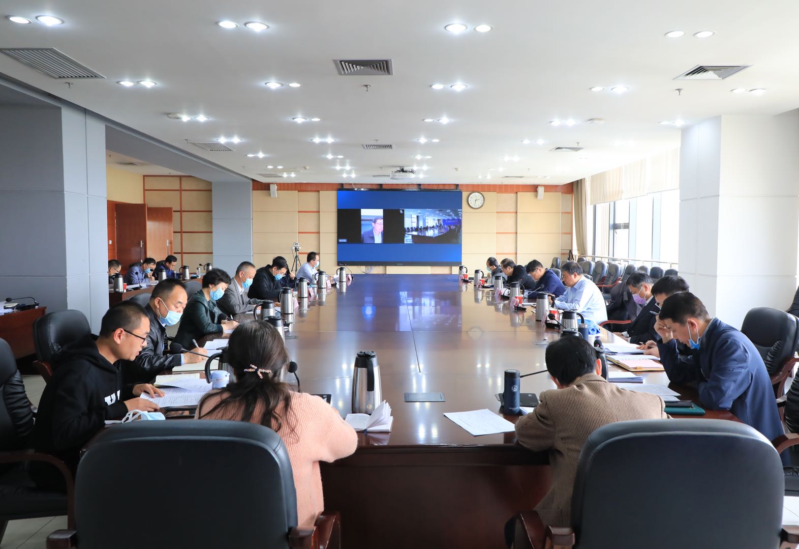 西电召开疫情防控领导小组会议研究学生返校前准备工作