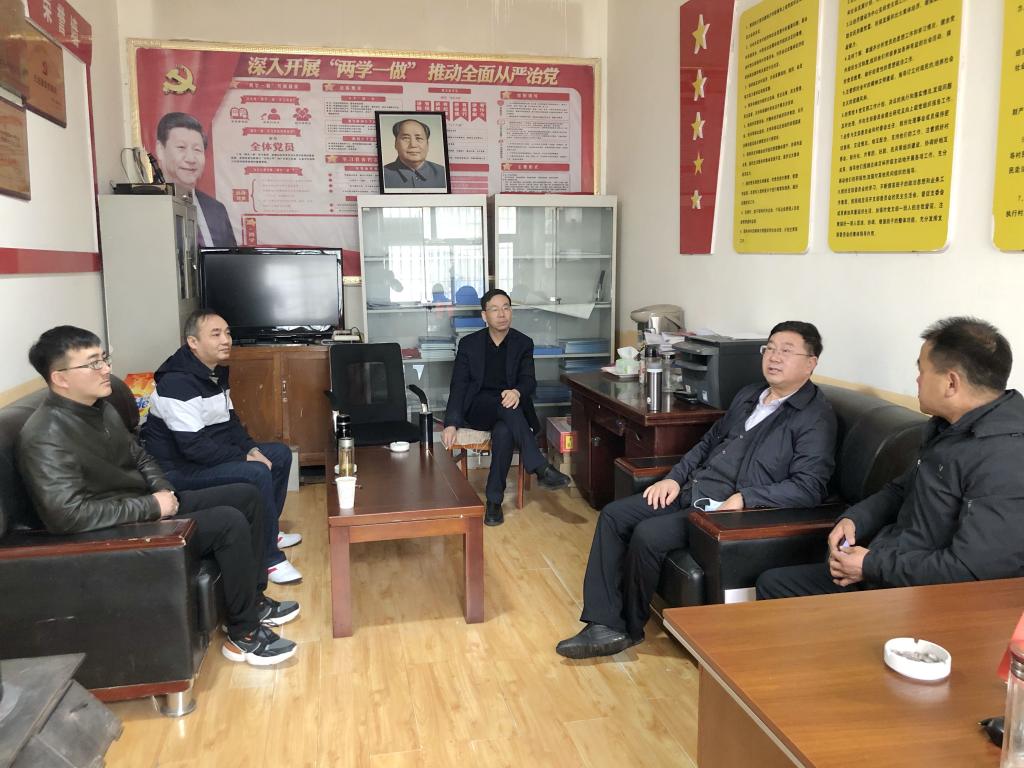 校党委书记马建东一行赴夏河开展脱贫攻坚帮扶工作