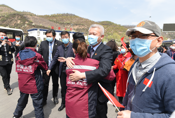 凛冬无畏逆行春暖无恙归来——延大附院最后一支援鄂医疗队平安凯旋