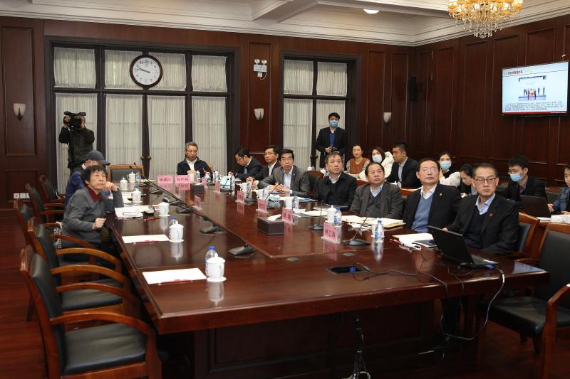 严隽琪在上海交大调研