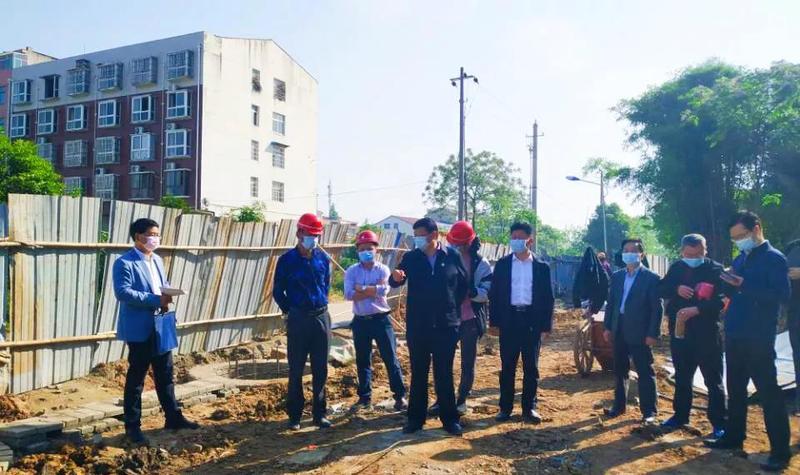校领导督查北校区修复工程建设