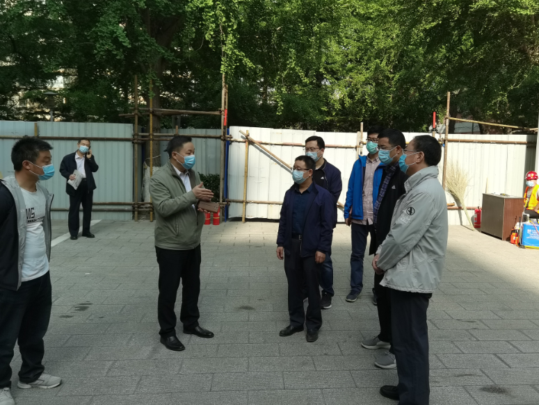学校组织“五一”放假前校园环境综治和安全卫生大检查