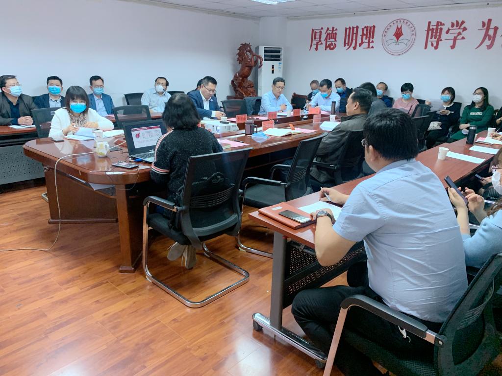 校领导调研马克思主义学院等单位科研工作