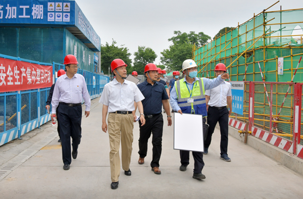 李兴旺调研检查学校在建工程