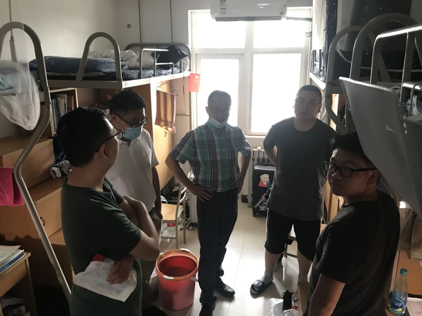 返校报告|航海学院领导走访第三批返校学生宿舍并进行慰问