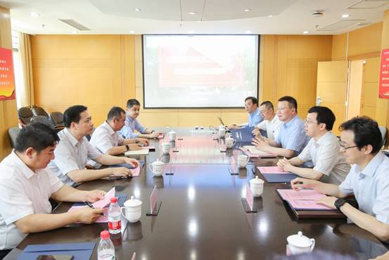 市教卫工作党委副书记、市教委副主任李昕一行来校调研马克思主义学院建设工作