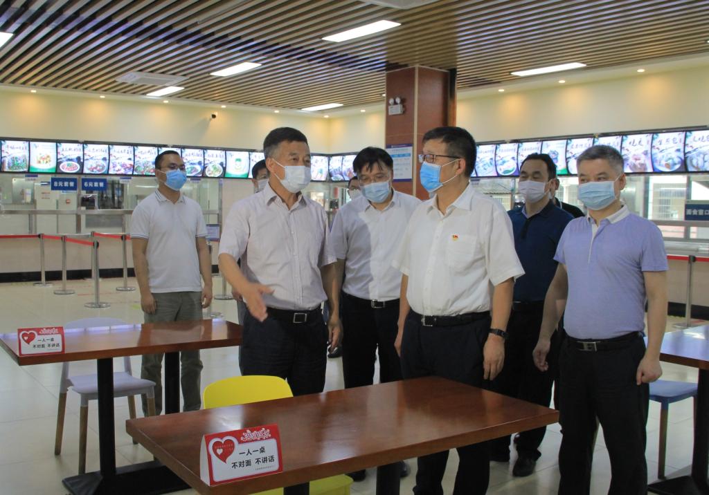 省市场监督管理局党组书记刘湘凌检查我校食品安全工作