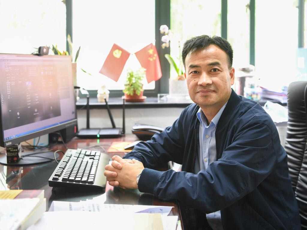最是平凡砺初心——记2020年“同济大学追求卓越服务奖”获得者杨正宏教授