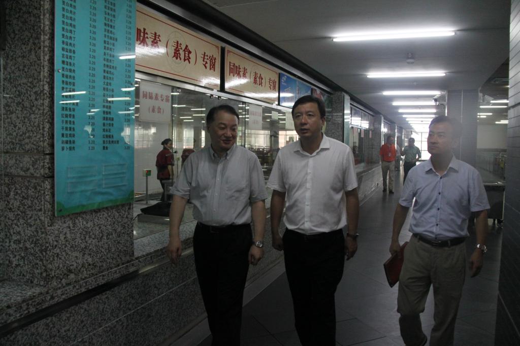 最是平凡砺初心——记2020年“同济大学追求卓越服务奖”获得者杨正宏教授