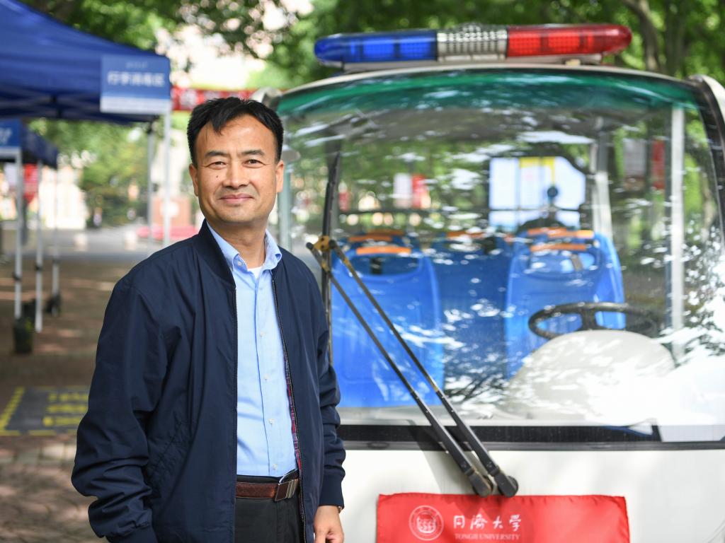 最是平凡砺初心——记2020年“同济大学追求卓越服务奖”获得者杨正宏教授
