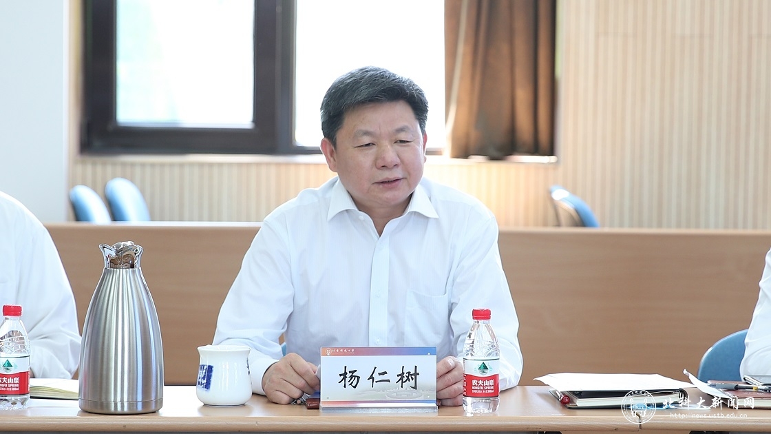 鞍钢集团总工程师张大德一行来访我校
