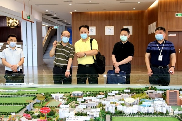 【大运全记录】卿尚霖一行调研大运村项目建设