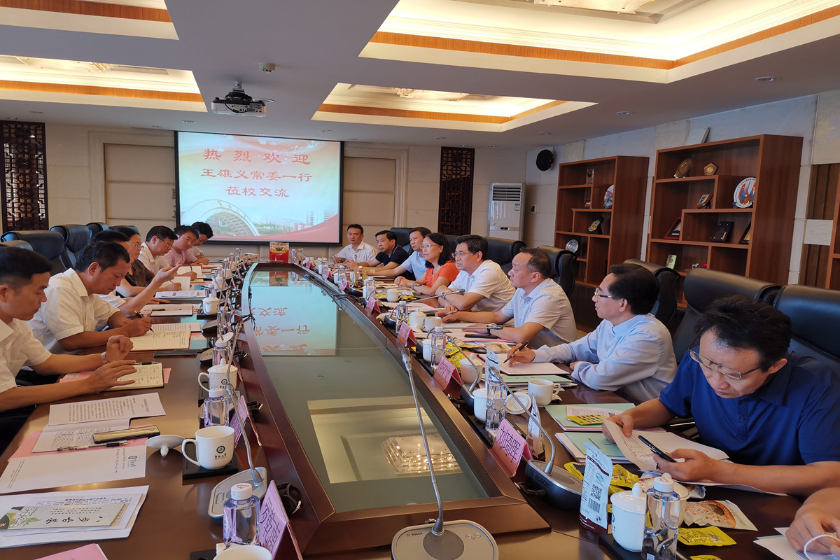贵州省黔西南州州委常委、副州长王雄义一行来暨南大学对接扶贫工作