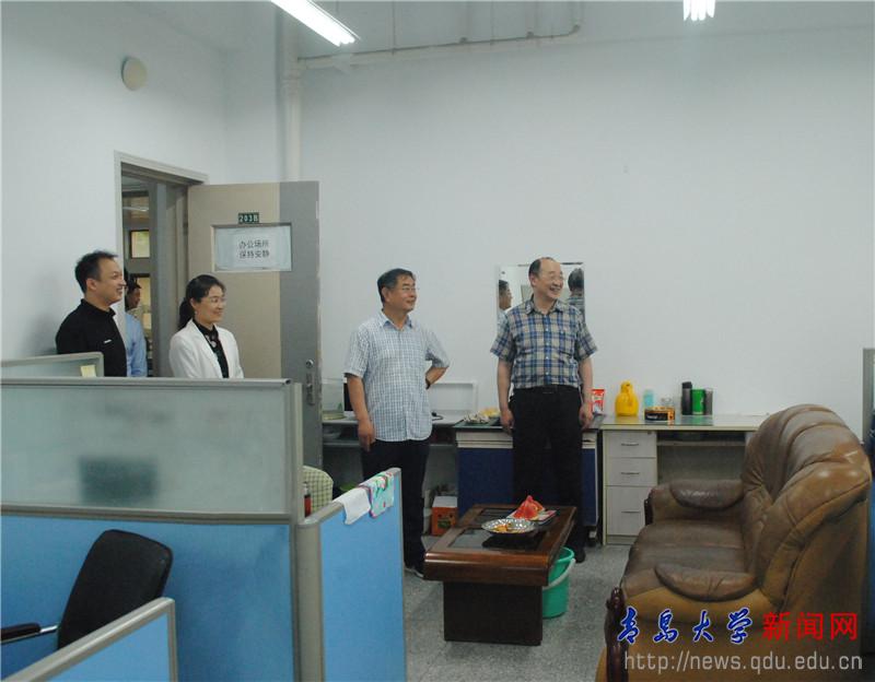 校领导到相关学院调研工作