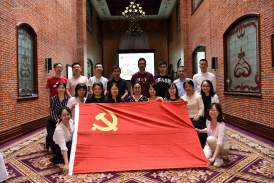从证券市场的信息化发展看改革开放——信息管理与工程学院“四史”行走课堂走进中国证券博物馆