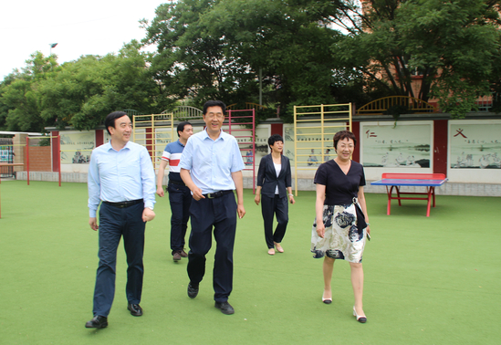 兰州市教育局领导来西北师大附属小学调研