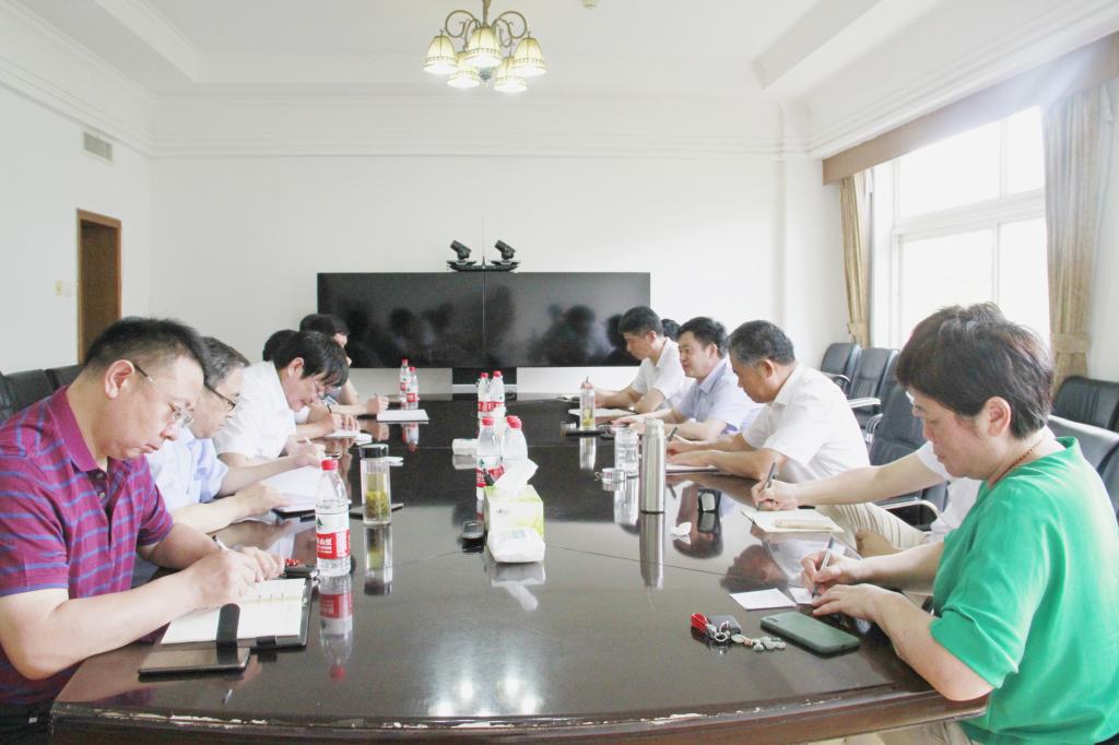 党委书记戚万学主持召开日照校区各学院院长座谈会、书记座谈会